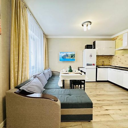Vostochnyi Park Apartament In The Center Of Almaty Apartment ภายนอก รูปภาพ