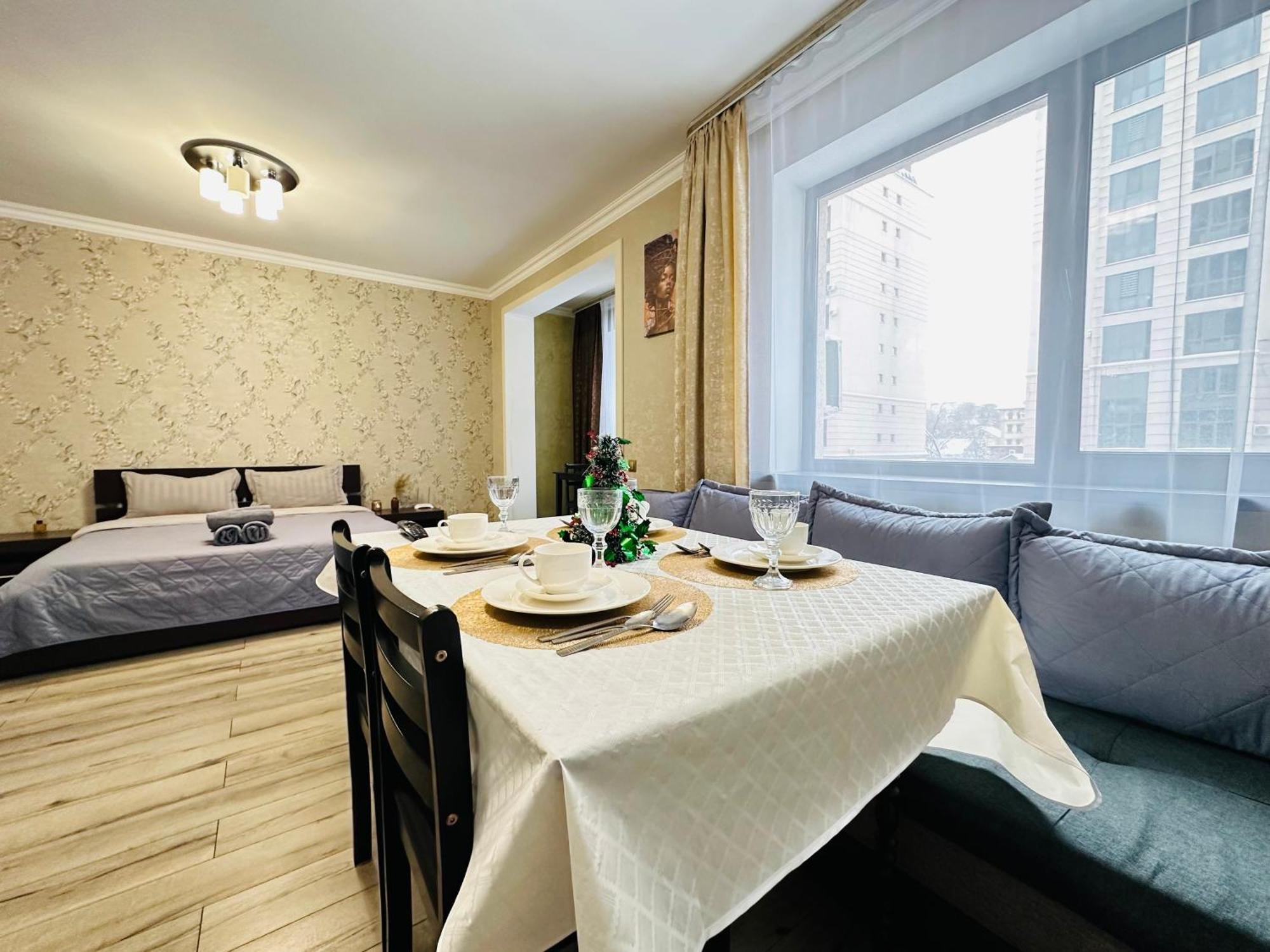 Vostochnyi Park Apartament In The Center Of Almaty Apartment ภายนอก รูปภาพ