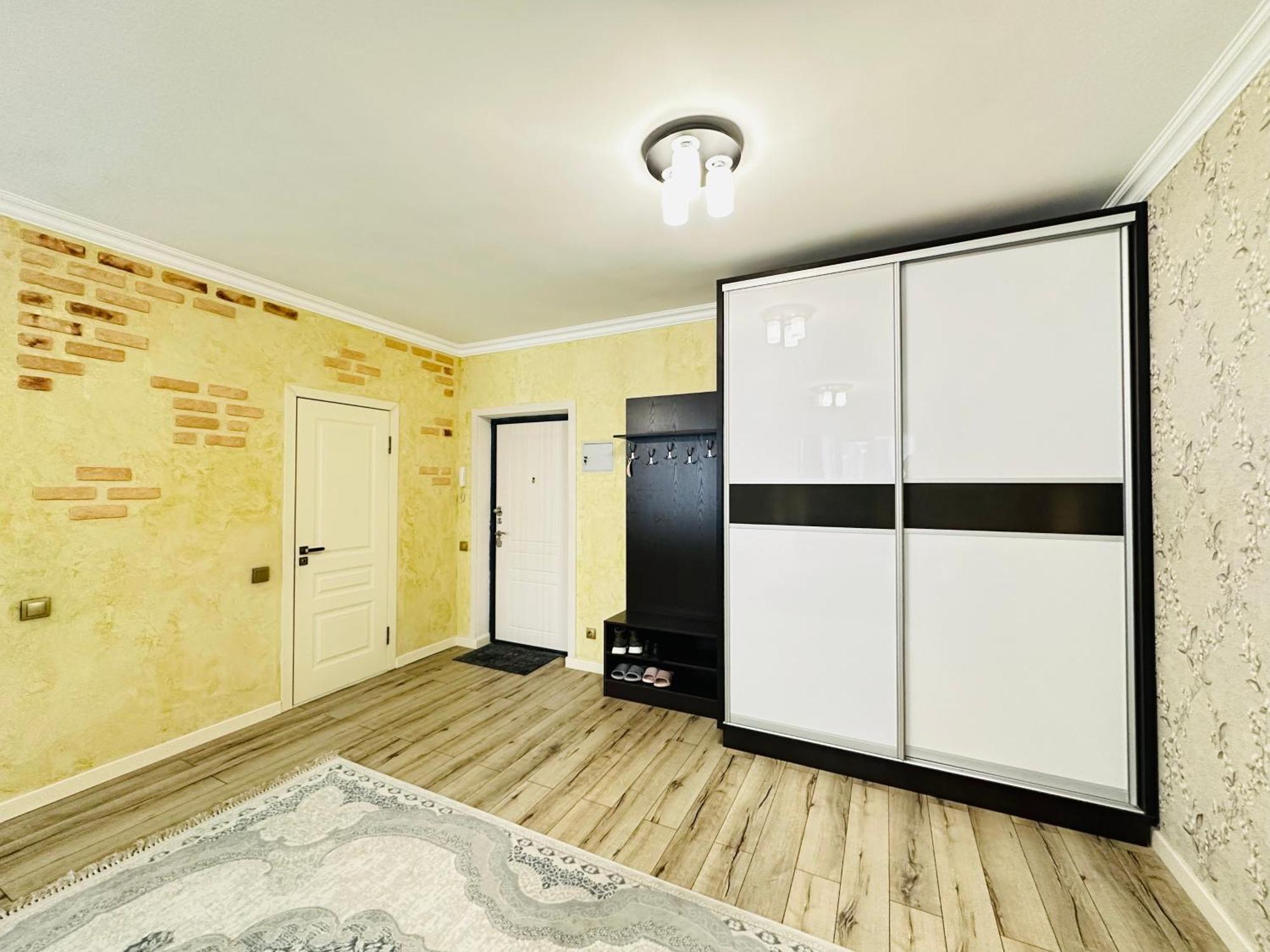 Vostochnyi Park Apartament In The Center Of Almaty Apartment ภายนอก รูปภาพ