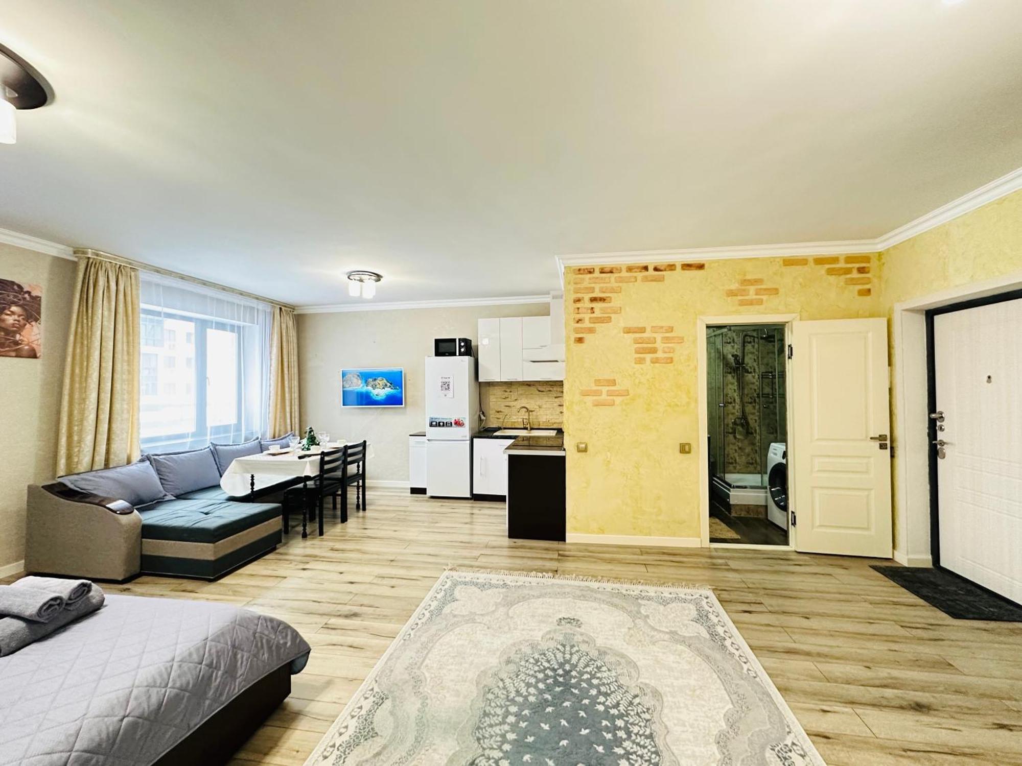 Vostochnyi Park Apartament In The Center Of Almaty Apartment ภายนอก รูปภาพ