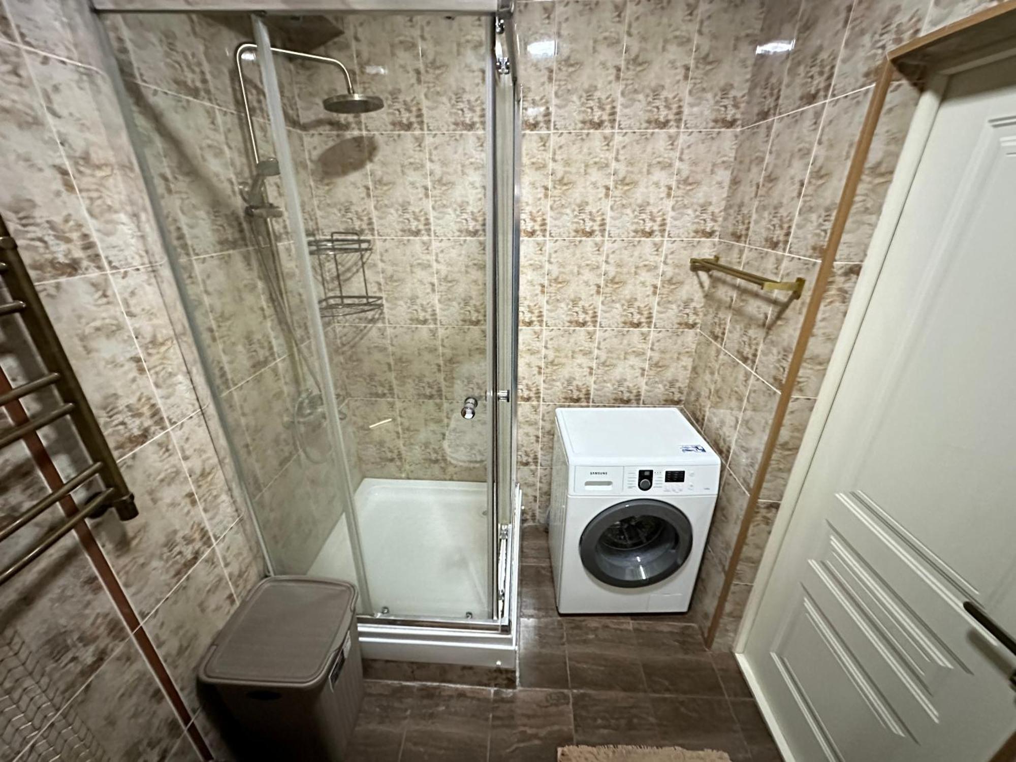 Vostochnyi Park Apartament In The Center Of Almaty Apartment ภายนอก รูปภาพ