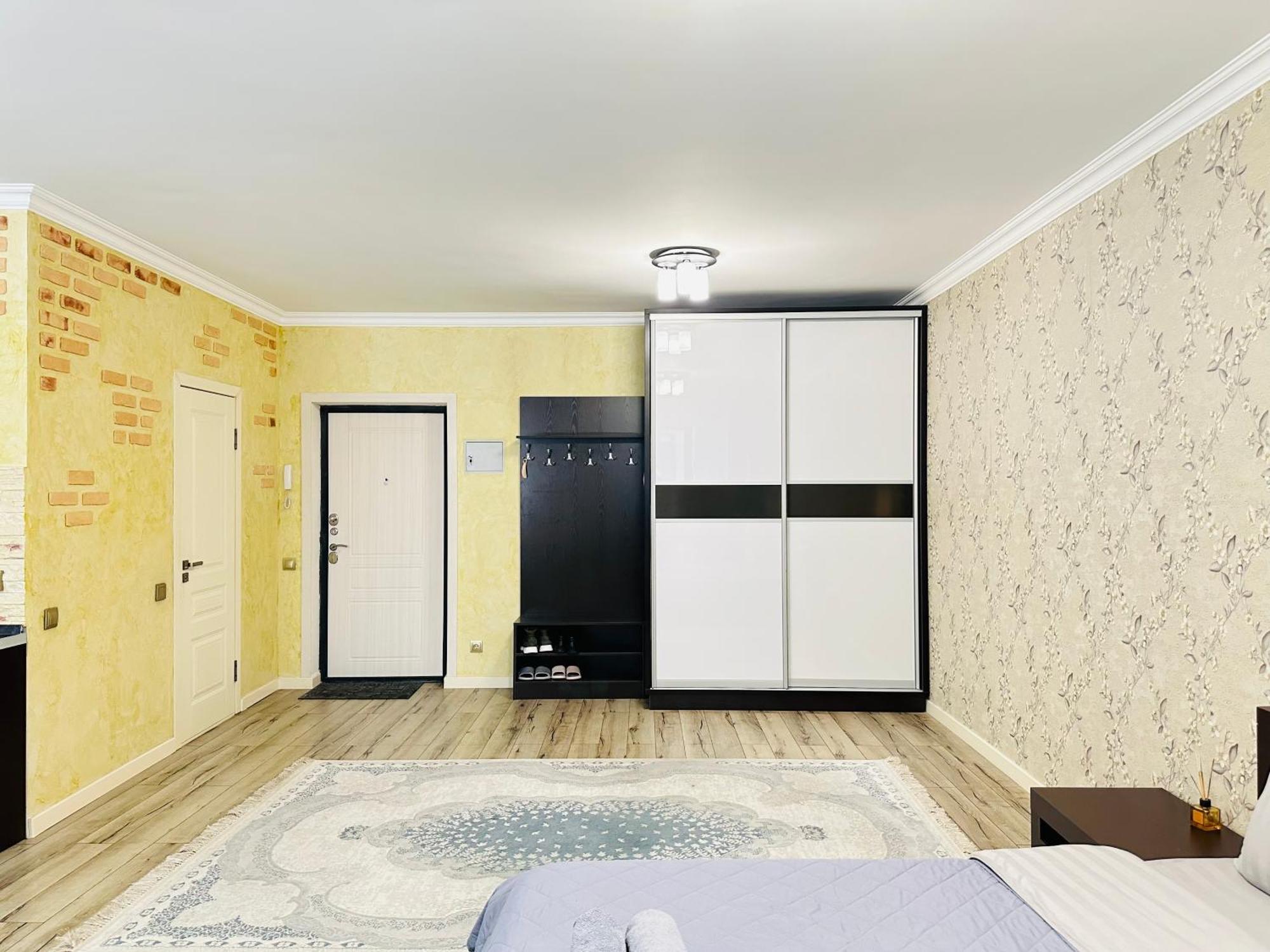 Vostochnyi Park Apartament In The Center Of Almaty Apartment ภายนอก รูปภาพ