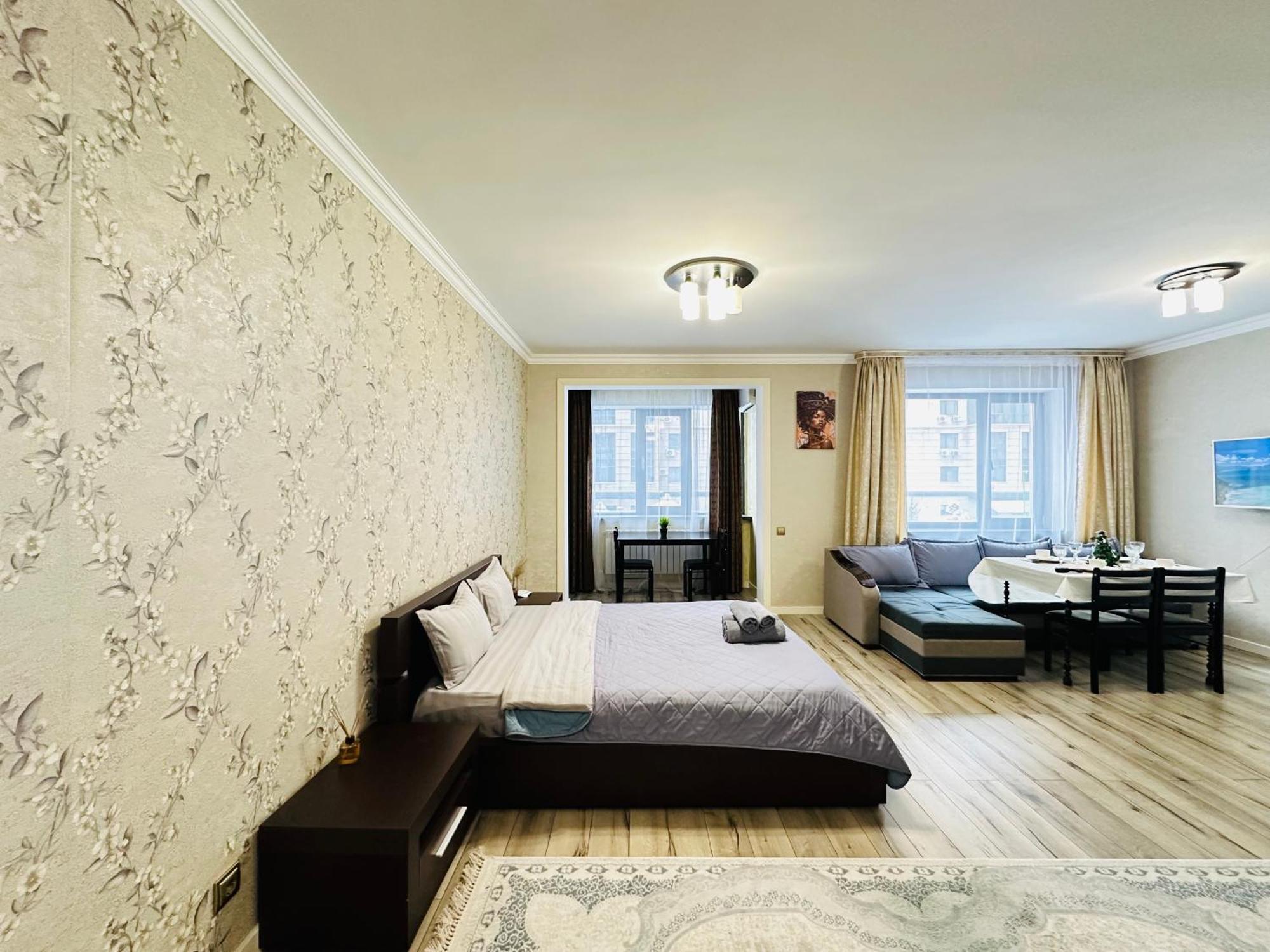 Vostochnyi Park Apartament In The Center Of Almaty Apartment ภายนอก รูปภาพ