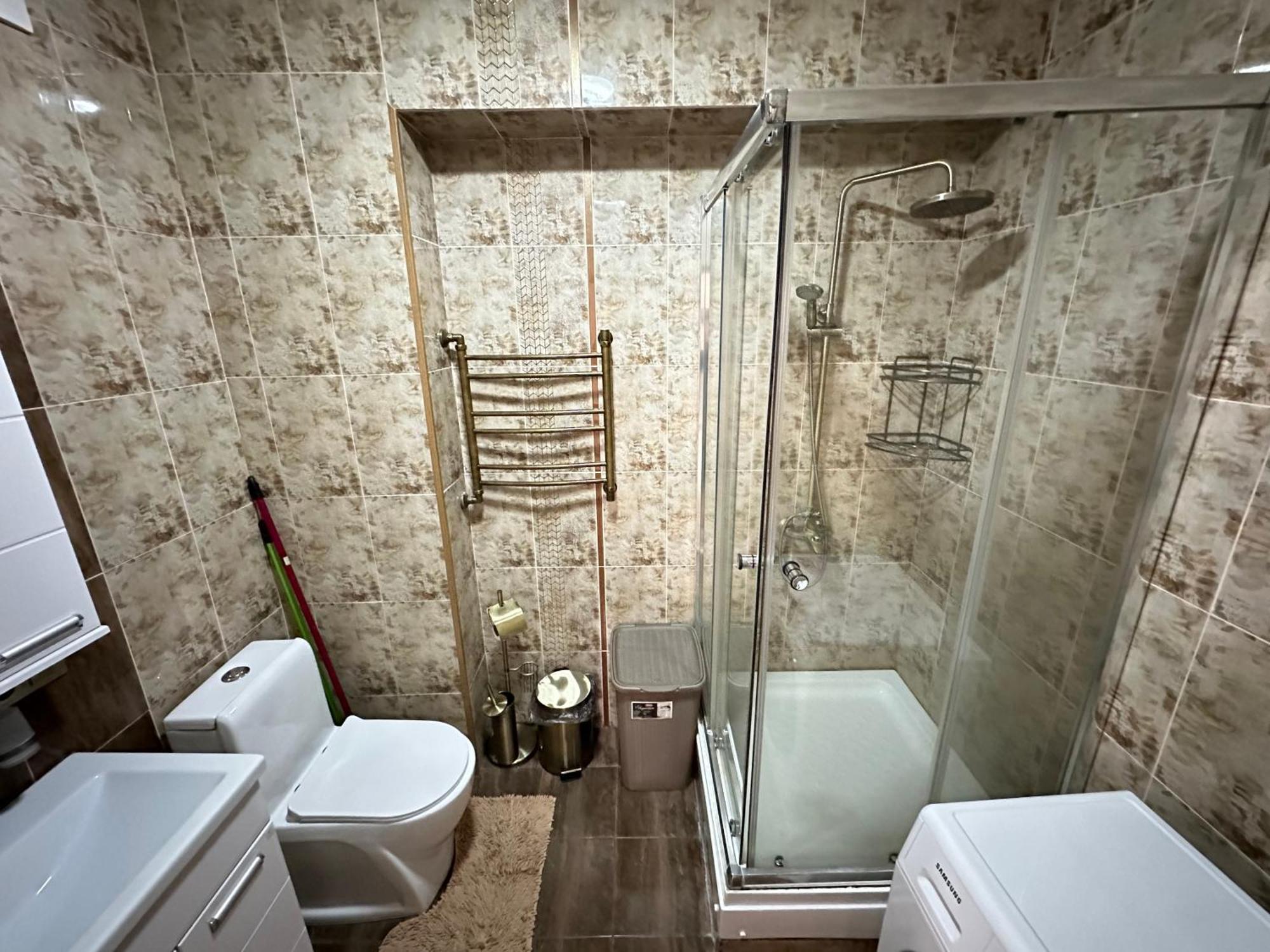 Vostochnyi Park Apartament In The Center Of Almaty Apartment ภายนอก รูปภาพ