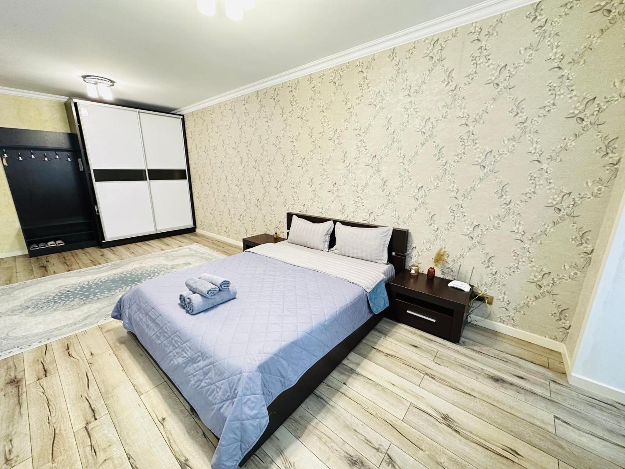 Vostochnyi Park Apartament In The Center Of Almaty Apartment ภายนอก รูปภาพ