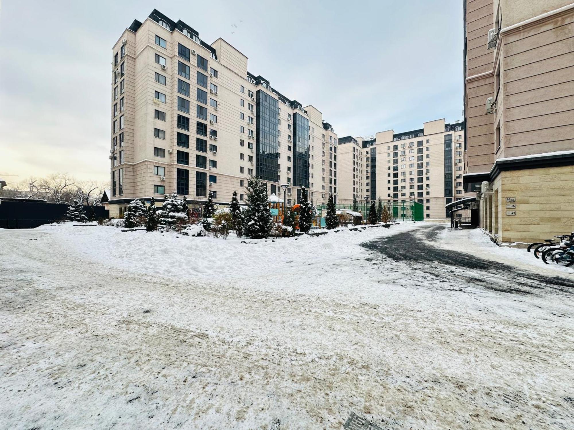 Vostochnyi Park Apartament In The Center Of Almaty Apartment ภายนอก รูปภาพ