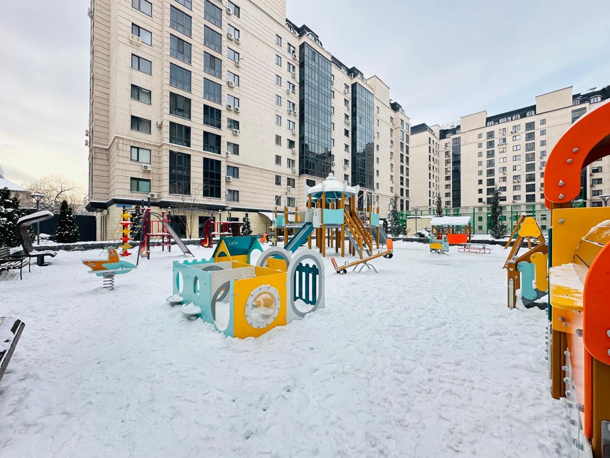 Vostochnyi Park Apartament In The Center Of Almaty Apartment ภายนอก รูปภาพ
